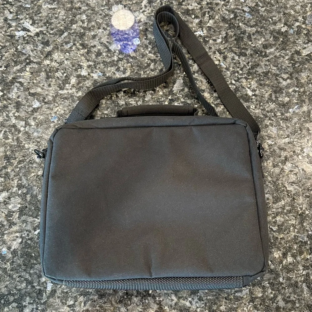 Targus black tablet laptop case